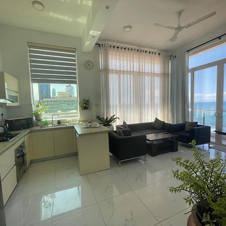 Spectacular Sea View 3 Bedrooms Apartment Colombo Luaran gambar