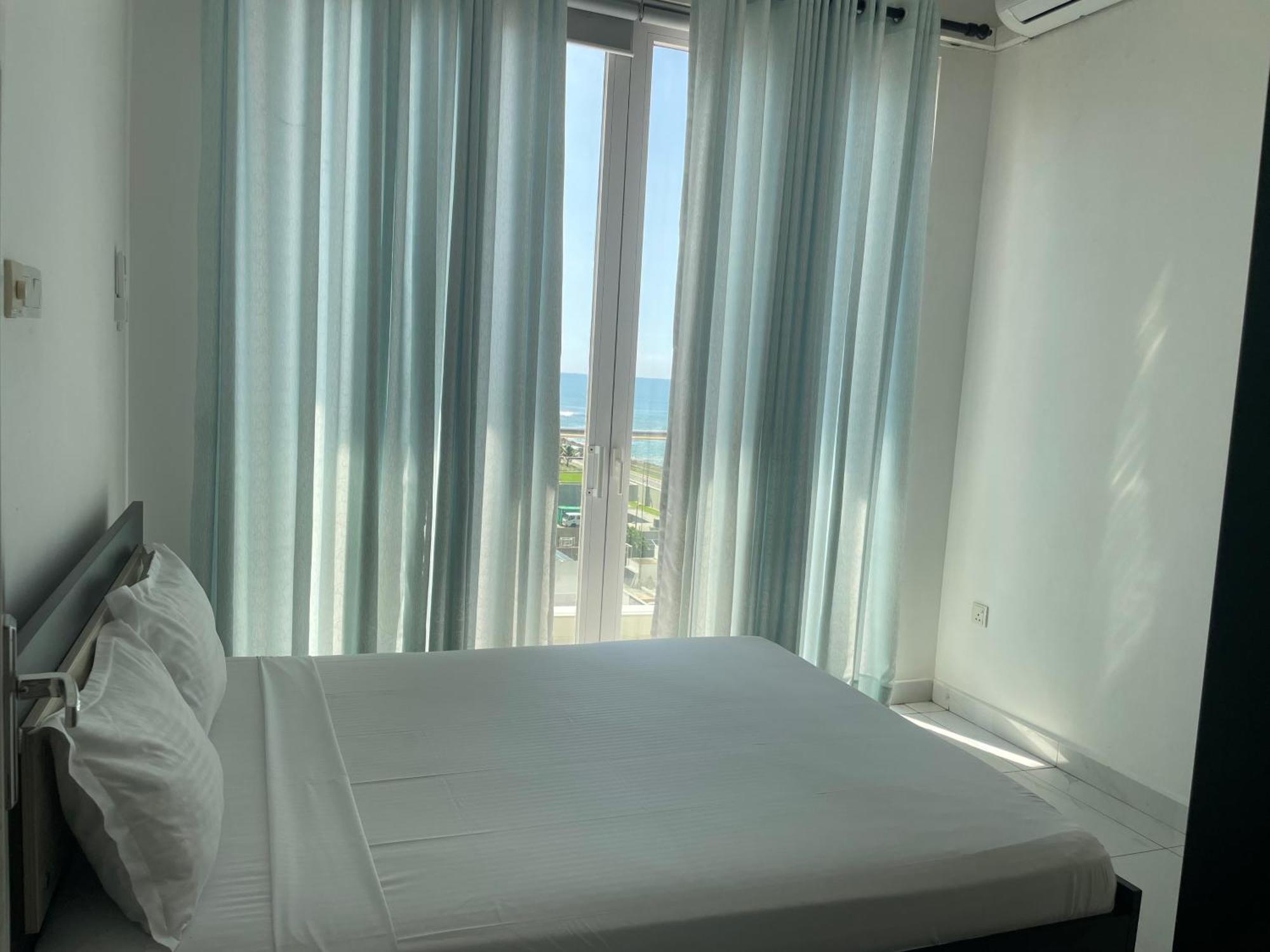 Spectacular Sea View 3 Bedrooms Apartment Colombo Luaran gambar